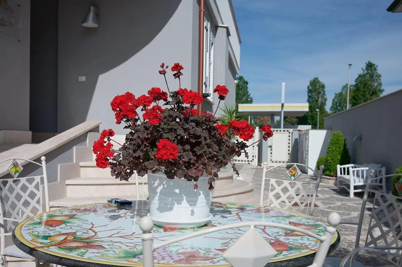 Rome Airport Inn Fiumicino Guest house